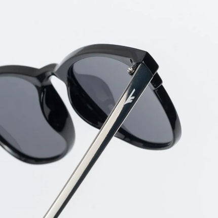 TRELA glasses