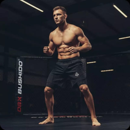 Juodi MMA šortai su leginsais DBX Bushido