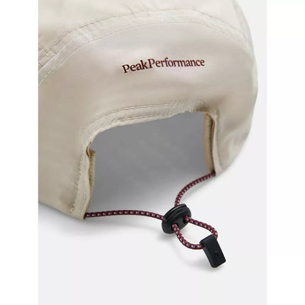 Lengva smėlio spalvos kepuraitė Peak Performance
