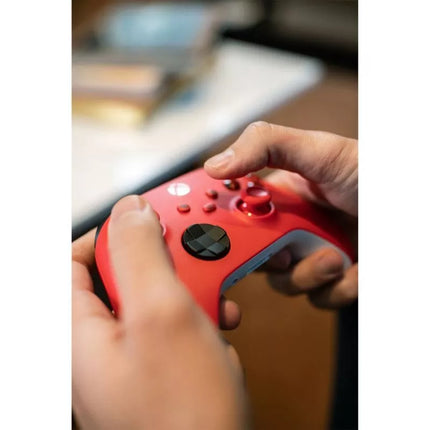 Microsoft Xbox Series Valdiklis - Pulsuojanti Raudona