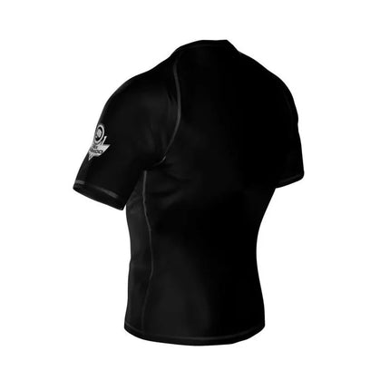 The "Team" compression rashguard is made of DBX MORE DRY M material.
