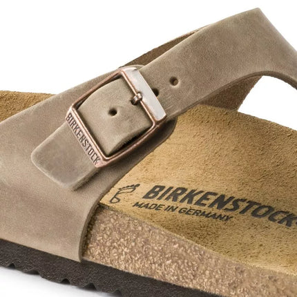 Birkenstock Gizeh Tobacco Brown siauros moteriškos šlepetės iš alyvuotos odos (0943813)