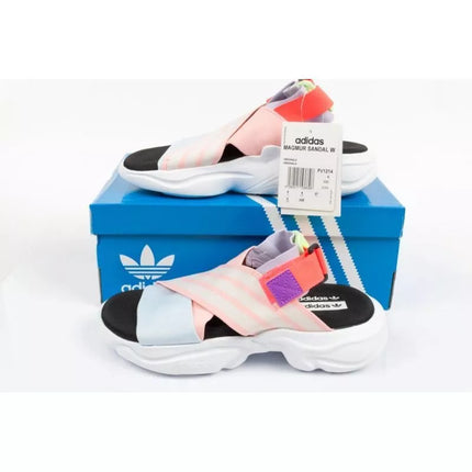 Adidas Magmur basutės moterims FV1214