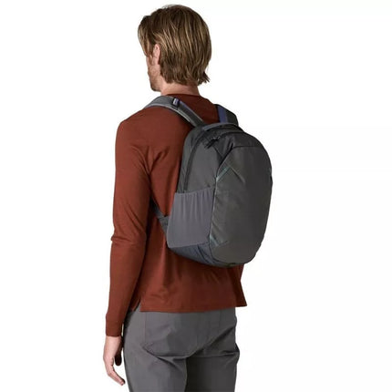 Atom dienos kuprinė 24l-smolder blue PATAGONIA