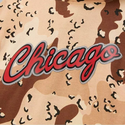 Mitchell & Ness NBA Chicago Bulls Camo atspindintis bliuzonas su gobtuvu