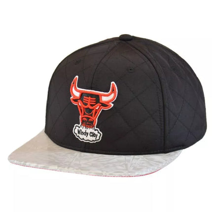 Mitchell & Ness NBA Diamond Base HWC Čikagos Bulls kepuraitė - HHSS3182-CBUYYPPPBLCK