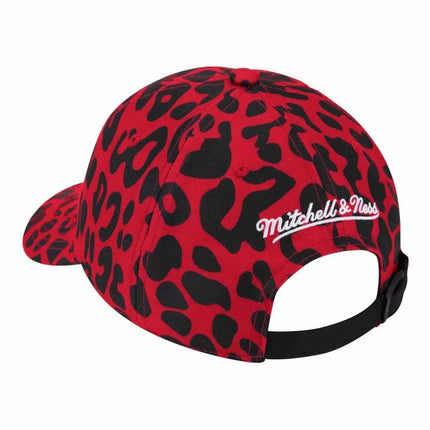 Mitchell & Ness NBA Čikagos Bulls kepuraitė su dirželiu nugaroje - 6LUOMM20061-CBURED1