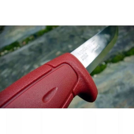 Morakniv BASIC 511 peilis - Anglinio plieno - Raudonas
