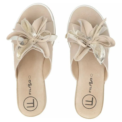 Women's leather wedge sandals with a flower, beige Filippo DK7636