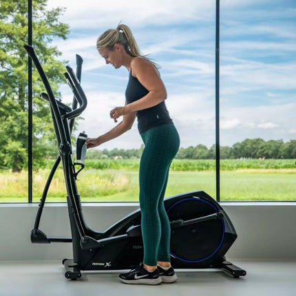FLOW FITNESS elipsinis treniruoklis PERFORM X2i