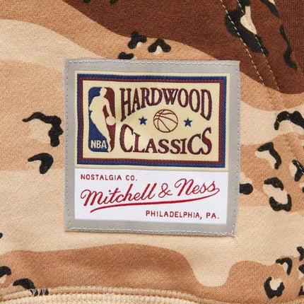 Mitchell & Ness NBA Chicago Bulls Camo atspindintis bliuzonas su gobtuvu