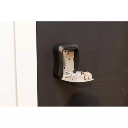 KEY SAFE BOX WITH 4-DIGITAL COMBINATION BLACK + DECKER