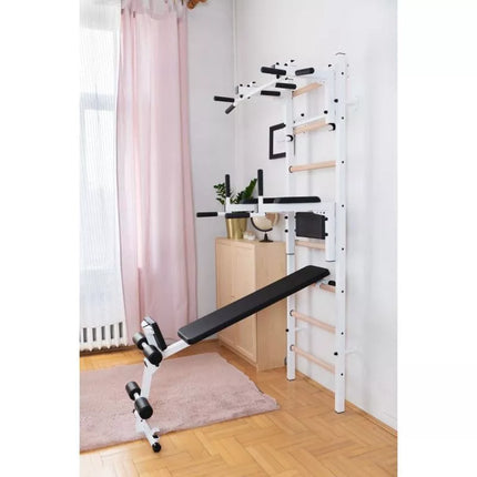 Medinė ir metalinė gimnastikos sienelė su skersiniu, suoliuku ir priedais BenchK 233W