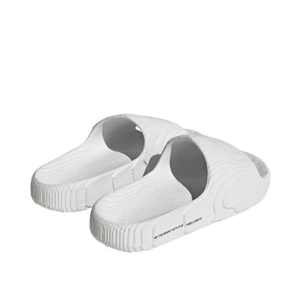 „Adidas Adilette 22 Crystal White“ moteriškos/vyriškos šlepetės su patogiu profiliuotu padu (HQ4672)