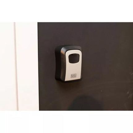 KEY SAFE BOX WITH 4-DIGITAL COMBINATION BLACK + DECKER