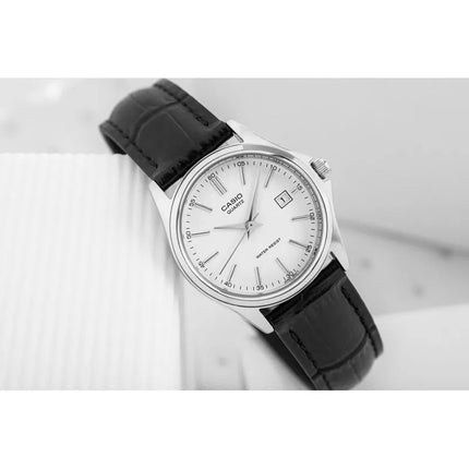 Moterims skirtas laikrodis CASIO LTP-1183E-7ADF su dėžute