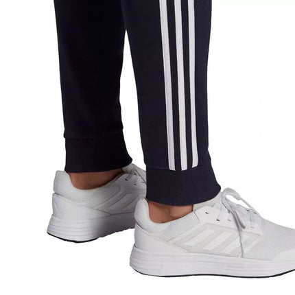 Adidas Essentials Flisinės kelnės su 3 juostomis ir siaurėjančiais galais M GK8823