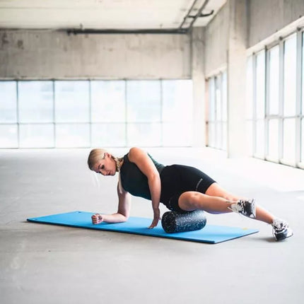 HMS Premium MFK03 mėlynai juodos spalvos sporto salės kilimėlis su skylutėmis