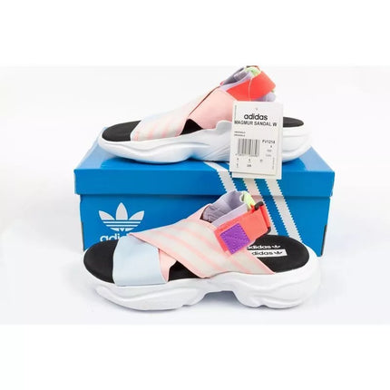 Adidas Magmur basutės moterims FV1214