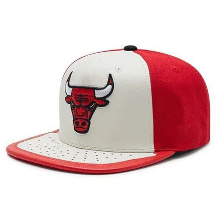 Mitchell & Ness NBA Day One Snapback Bulls kepuraitė 6HSSMM19224-CBUWHRD