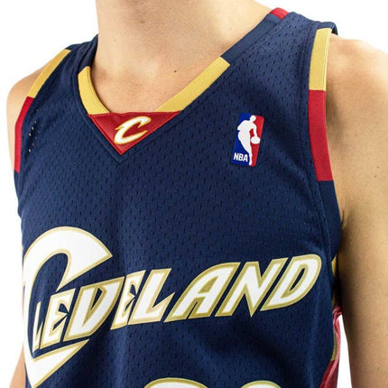 Mitchell & Ness Klivlendo "Cavaliers" NBA Swingman marškinėliai Lebron James M SMJYGS18156-CCANAVY08LJA