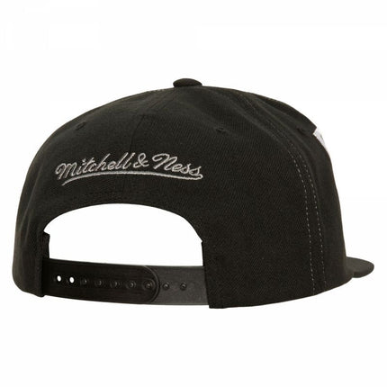 Mitchell & Ness Varsity Bust Snapback Brooklyn Nets HHSS6461-BNEYYPPPBLCK